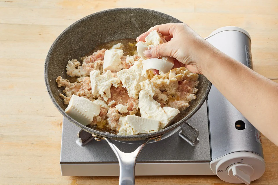 にら入り豆腐と鶏のそぼろ丼のつくり方_2_1