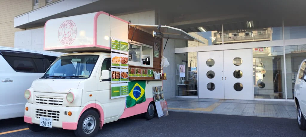 バハカォンはキッチンカーで出張販売も。