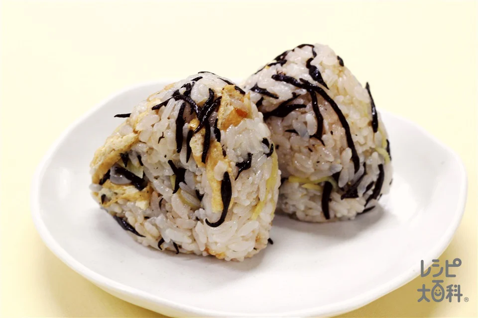 ひじきとしょうがの炊き込みご飯おにぎり