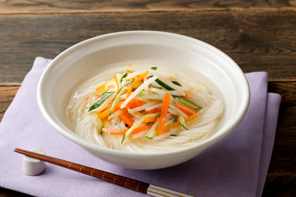丸鶏ナムルのせそうめん