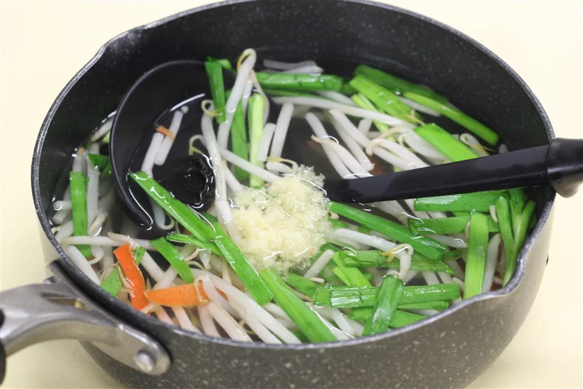 野菜たっぷり丸鶏生姜スープ　やってみ!!のつくり方_1_1