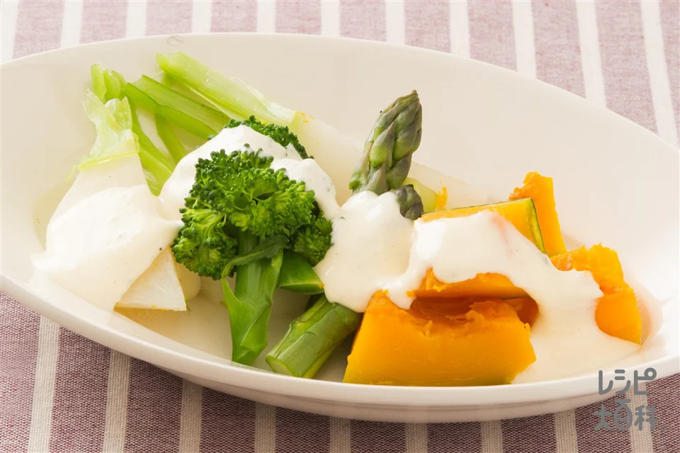 レンチン温野菜のコンソメ和え　シーザーソースがけ