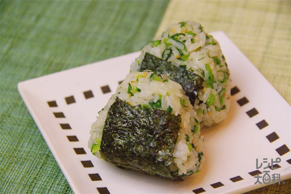 「ほんだし」おにぎり~かぶの葉入り~