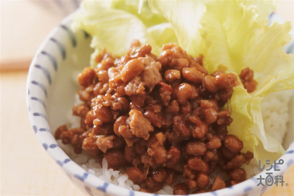 納豆とひき肉のパラパラ炒め丼