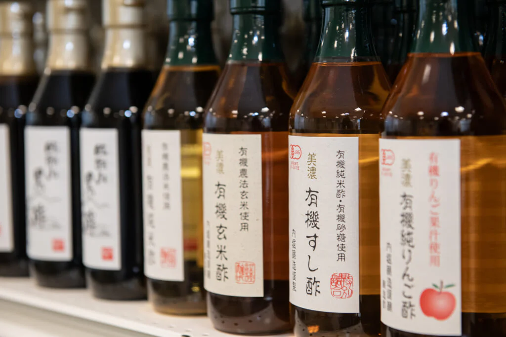 料理人をはじめ、根強い愛用者が多い、内堀醸造の酢の数々