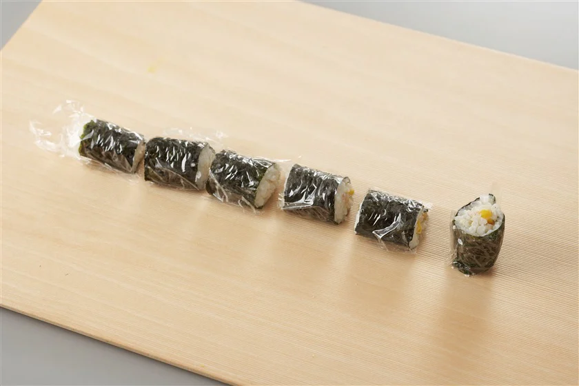 ツナコーンマヨの巻きおにぎりのつくり方_6_1