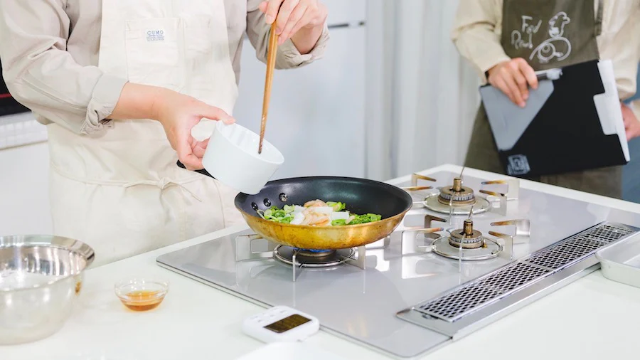 溶かし水まで有効活用する「シーフードとあまり野菜のチヂミ」