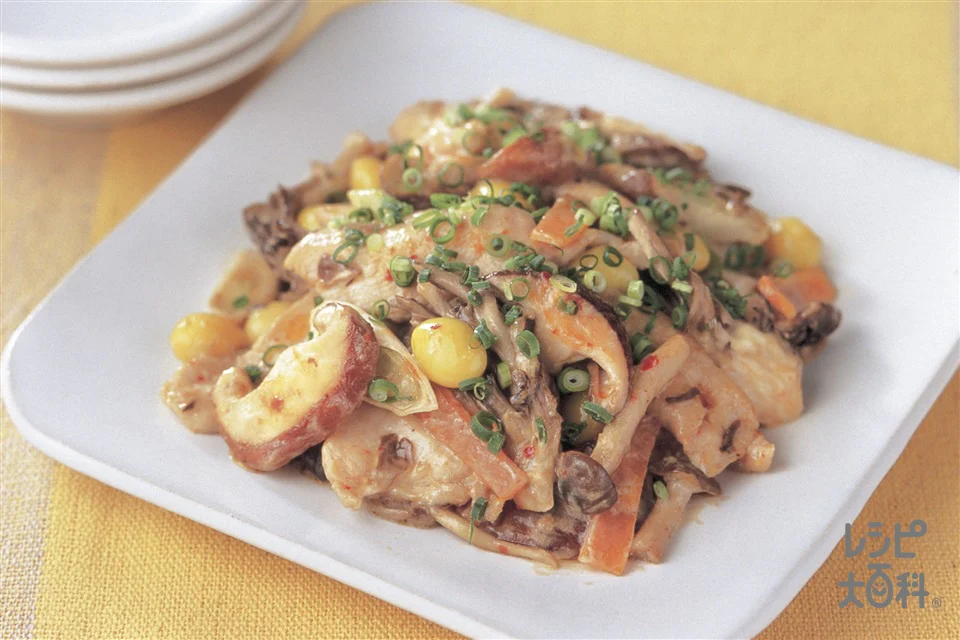 3種のきのこと鶏肉のマヨ炒め