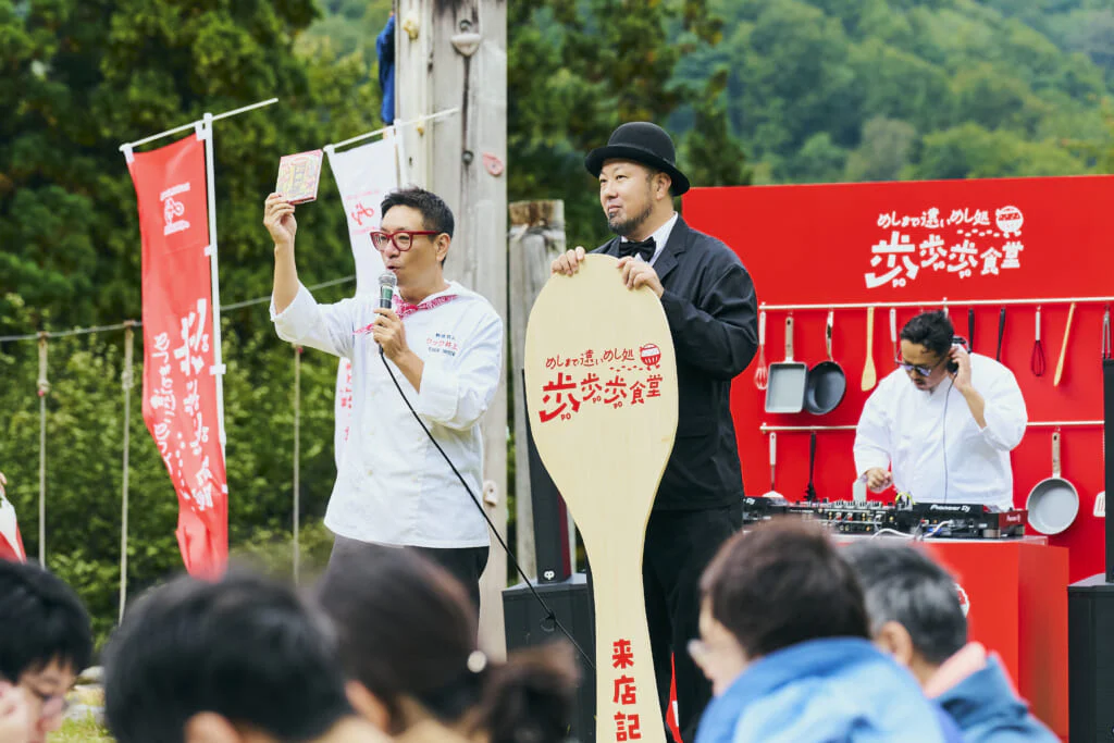 左からクック井上。さん、中静祐介さん、DJ・TETSUYAさん