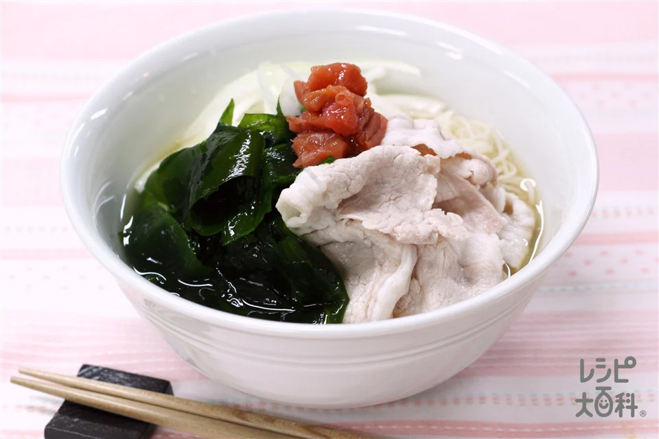 梅とわかめと豚肉の冷やしだしそうめん