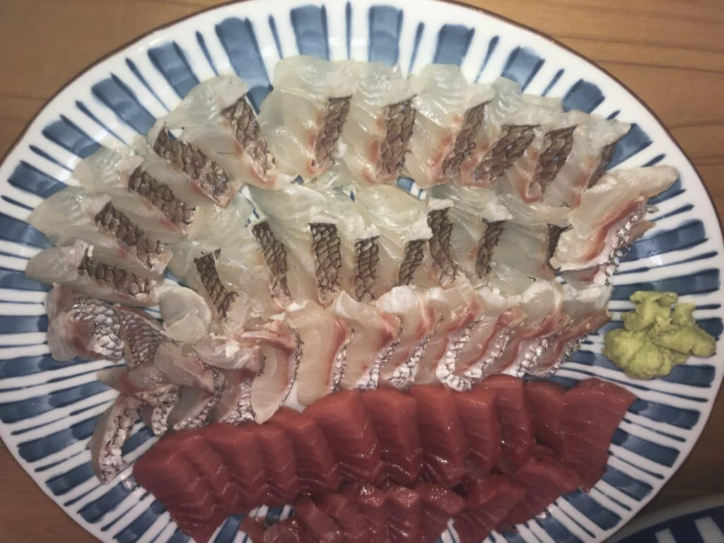 真鯛の松皮造りなど、青木さんが作った魚料理たち