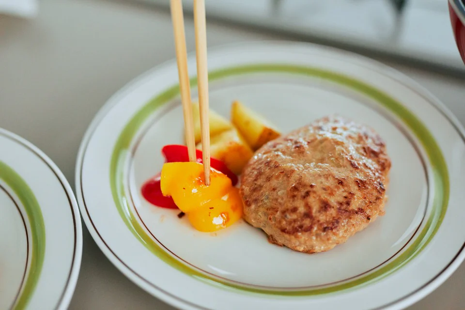 「うま味」たっぷりジューシーハンバーグのつくり方_8_1