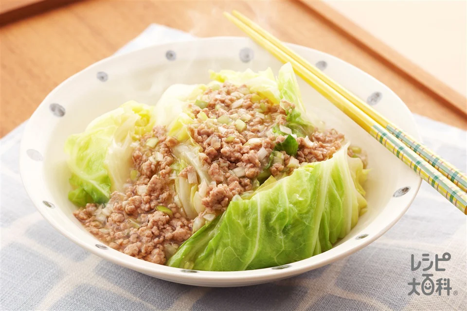 キャベツとそぼろのだしうま煮