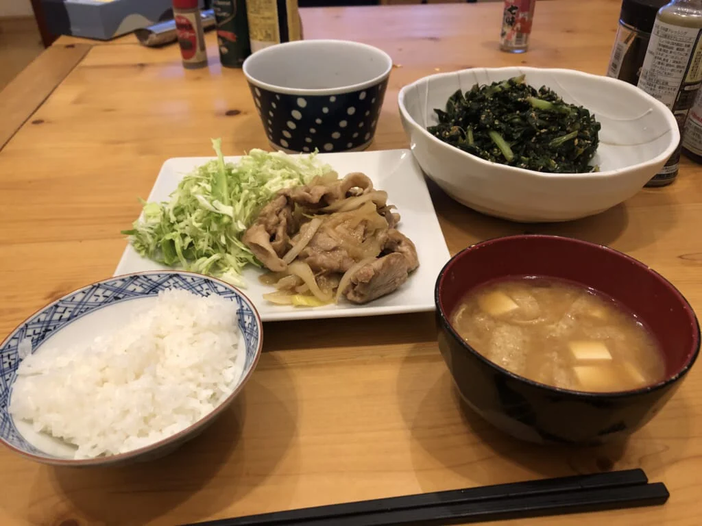 大根の葉の胡麻和えやおでんの大根など、野菜はフル活用しています！
