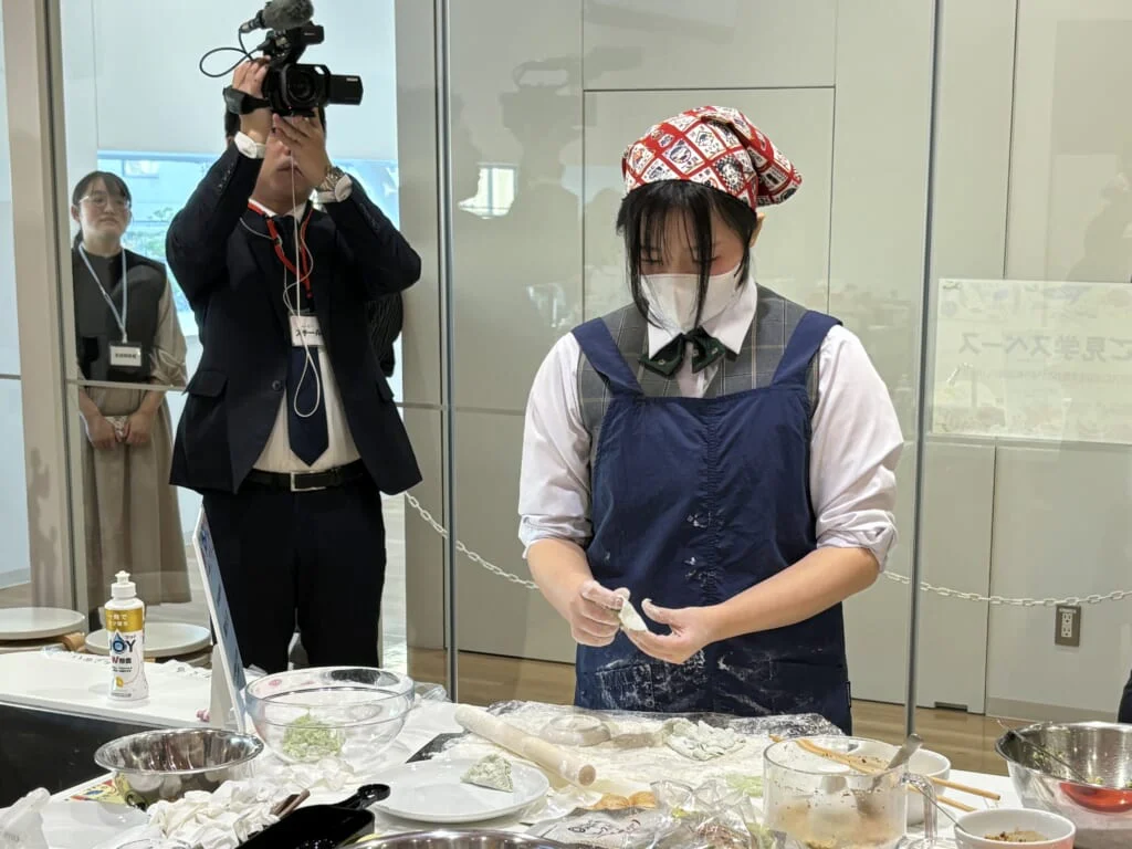 グランプリの2人に聞く、料理を始めたきっかけ&魅力とは?