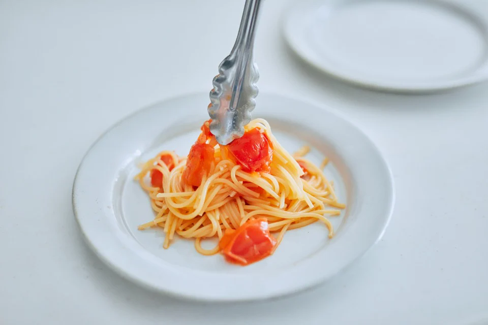 フライパンひとつでシンプルトマトパスタのつくり方_4_1