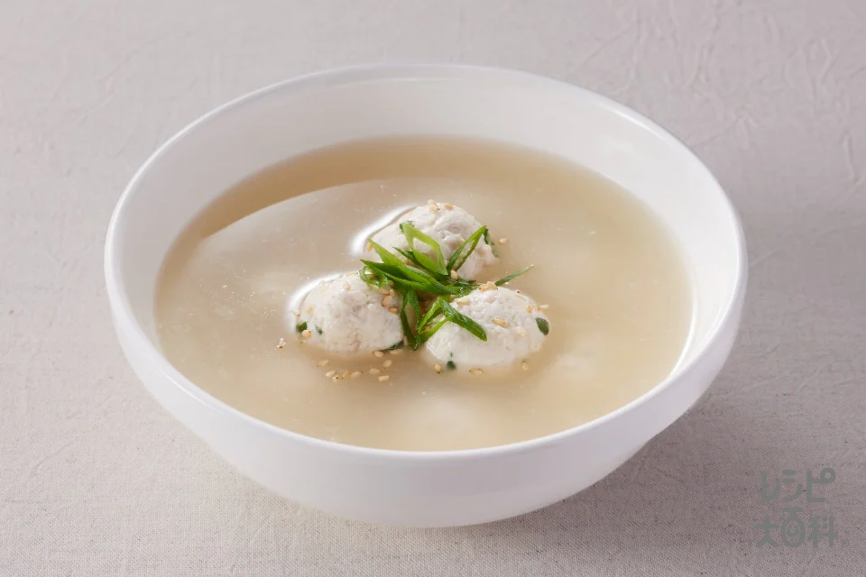 鶏団子の白湯スープ