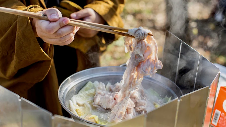 お外で食べるごはんは、簡単でもおいしい!