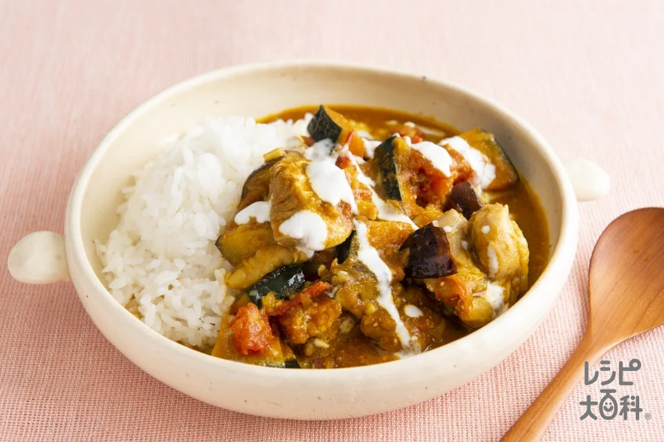 なすとトマトのヨーグルトチキンカレー