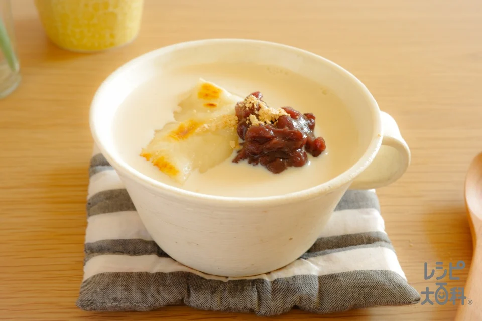味の素社考案！「味の素社×サトウの切り餅」コラボメニュー「ほうじ茶ミルクティーぜんざい」
