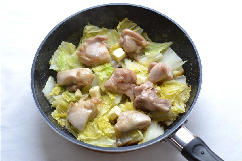 鶏肉の香りバター蒸し白菜添えのつくり方_4_1