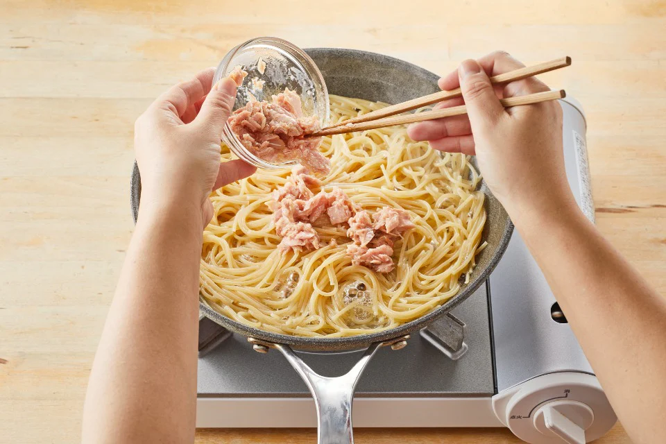 とろ卵のせツナとせん切りキャベツのマヨパスタのつくり方_2_1
