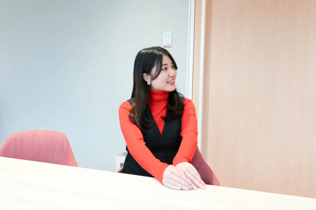 秋山さん