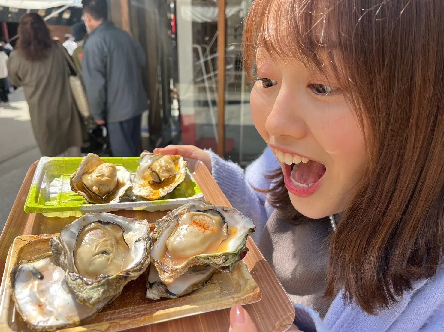 旅先で牡蠣を食べたときの様子