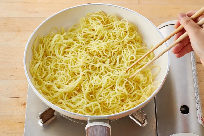 うま味とコクの麺が決め手のお好み焼きのつくり方_4_1