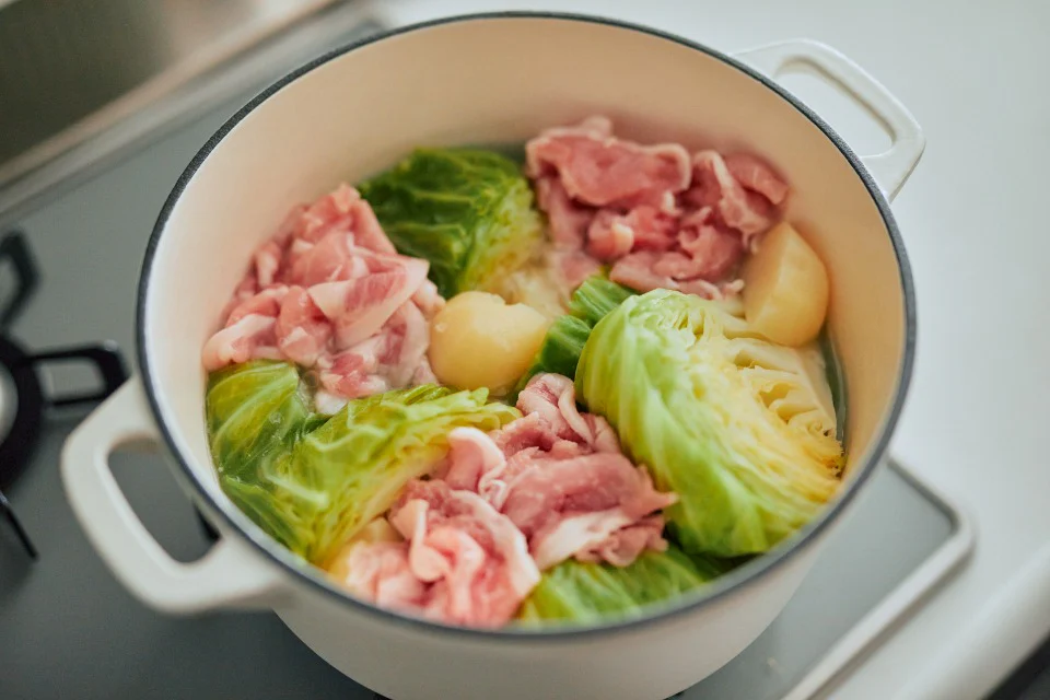 春キャベツと新じゃがのうま塩バター鍋のつくり方_2_2