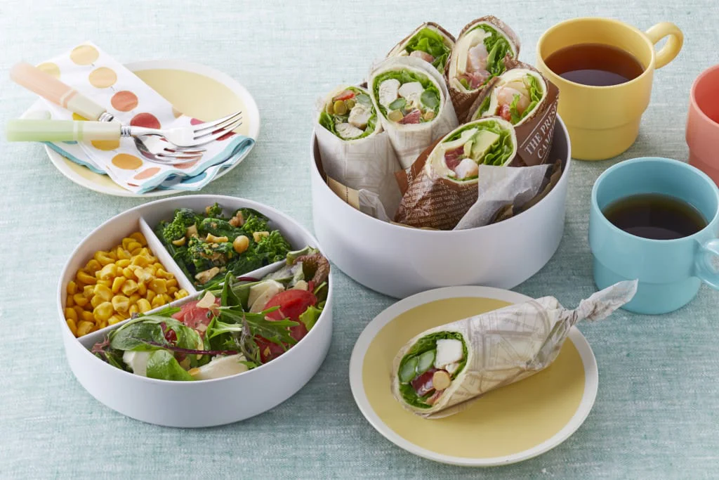 華やかお花見☆ラップサンド弁当
