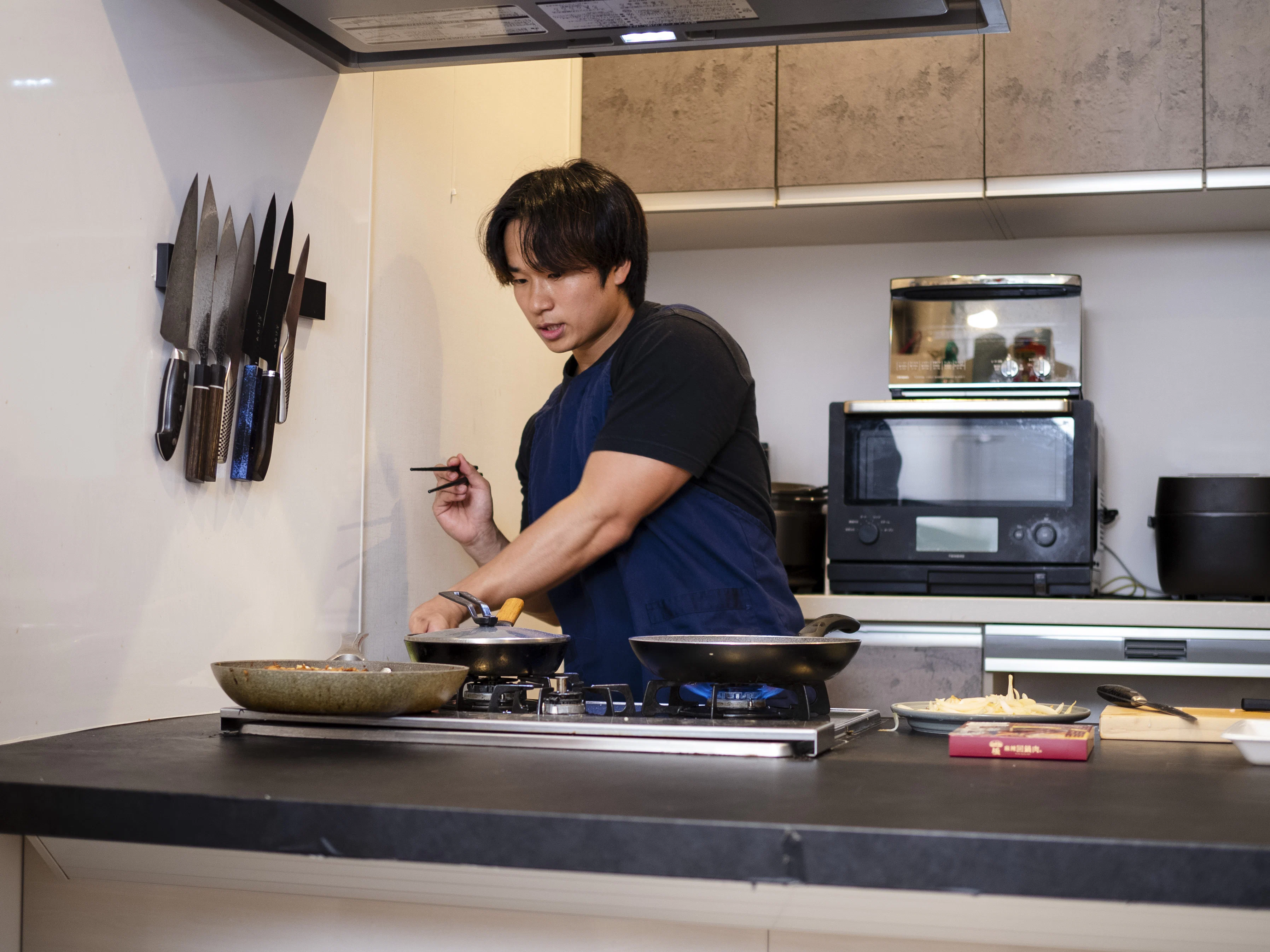 だれウマさんが調理している様子