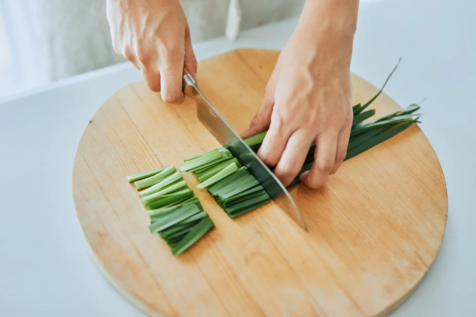 ニラ玉トマトのみそ汁のつくり方_1_1