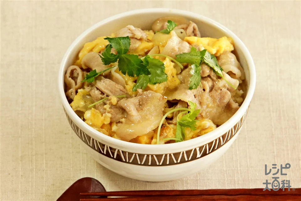 豚バラの香味卵とじ丼