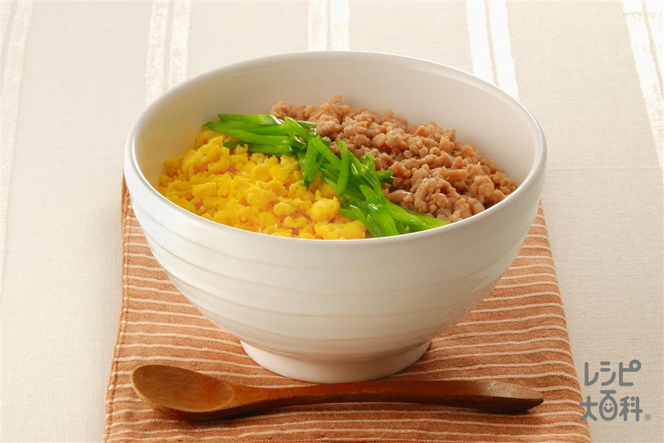 簡単！豚そぼろの三色丼