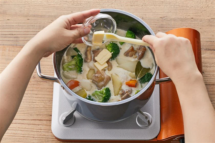 チキンクリームシチュー<塩分控えめ>のつくり方_5_1