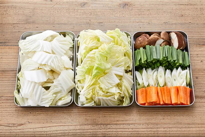 牡蠣で贅沢!めちゃうま白菜鶏がら鍋 のつくり方_2_1