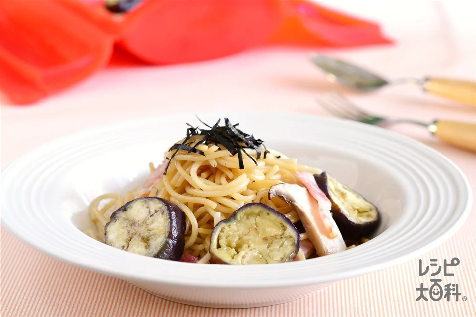 シリコンスチーマーで なすとベーコンの和風パスタ