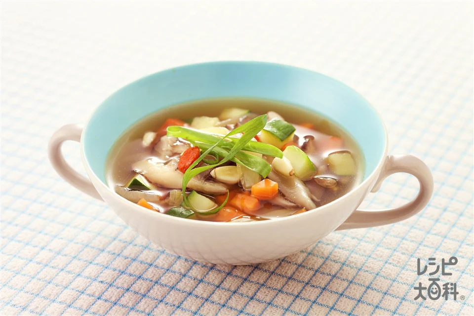 野菜たっぷり中華スープ