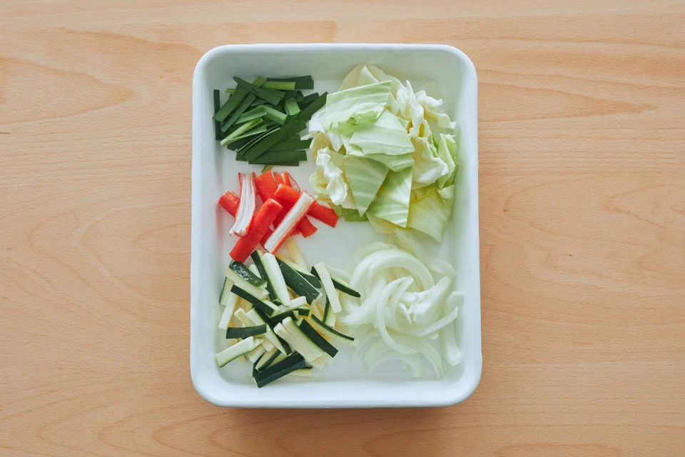 かにかまと野菜のレンジ春雨のつくり方_1_1