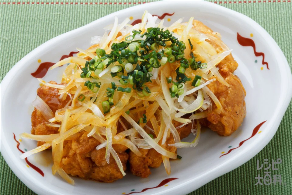 鶏肉のから揚げ スライスオニオンのせ