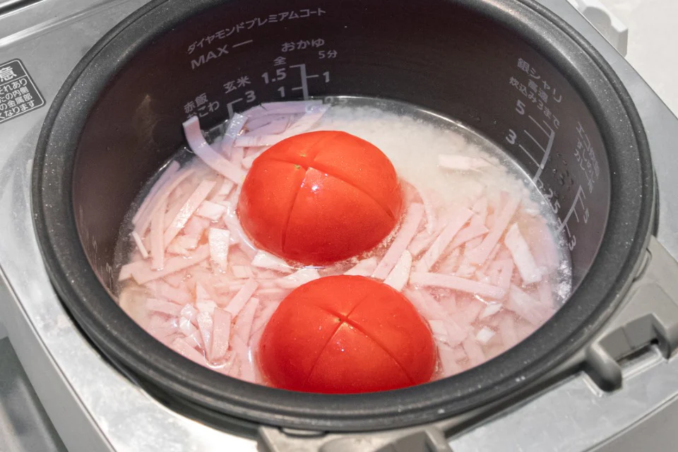 トマトとハムの中華炊き込みごはんのつくり方_2_1