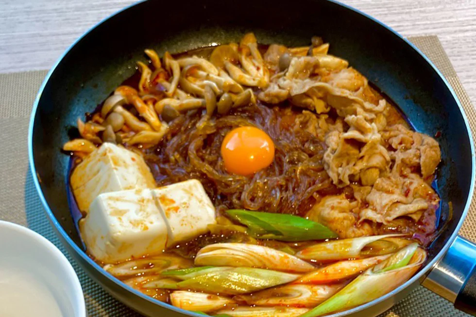 フライパンひとつで!
"麻辣味"を手軽に楽しむ
うま辛「極(プレミアム)鍋」