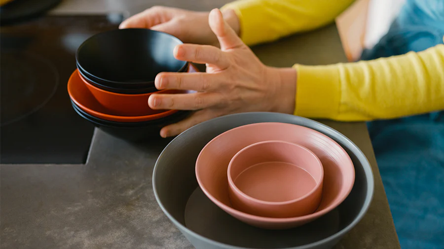 汎用性の高い食器をつかう