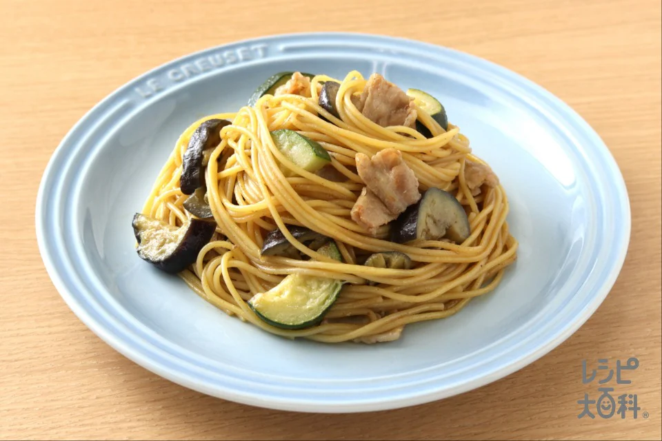 なすとズッキーニの豚肉入りパスタ