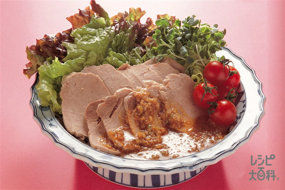 ゆで豚のごまだれかけ