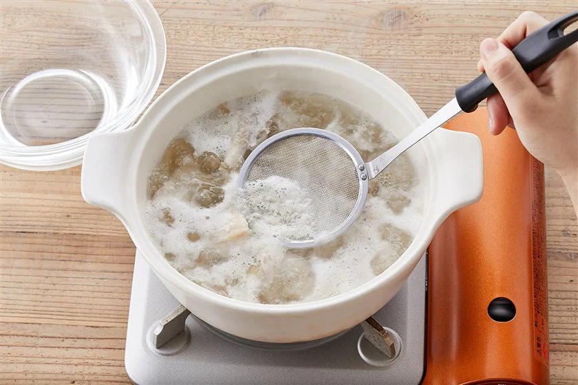 鶏のうま味が効いてる!水炊きのつくり方_2_1
