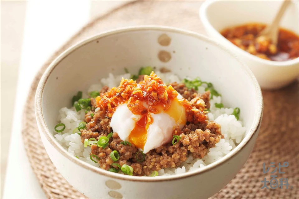 担々ご飯 温玉のせ