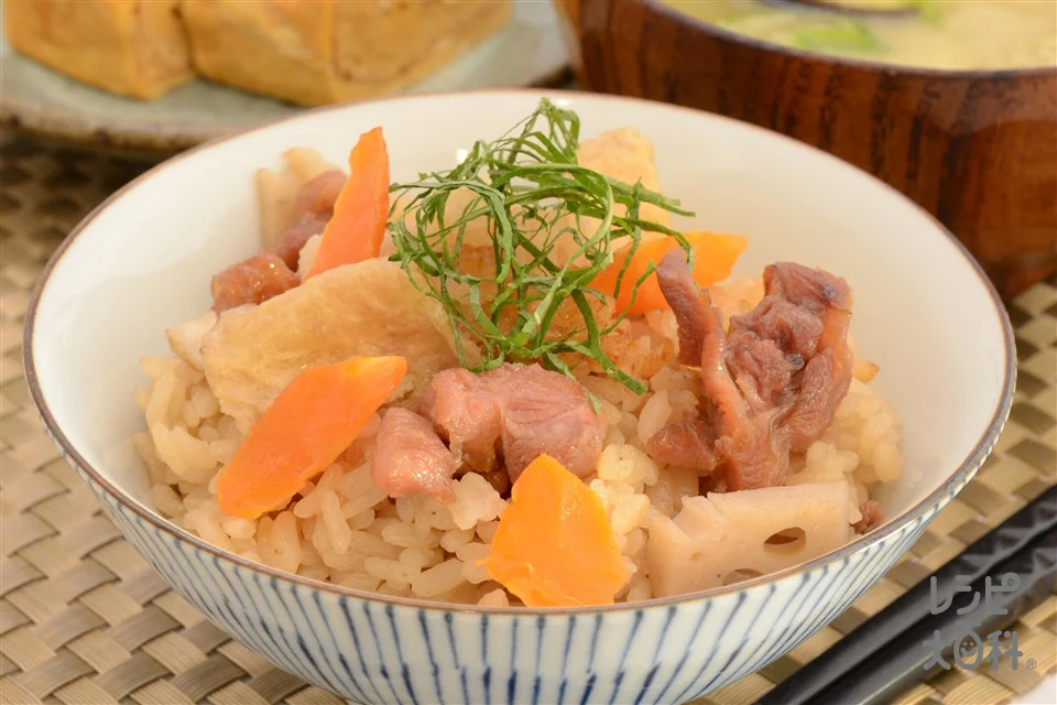 鶏肉と南関揚げのだし炊きご飯