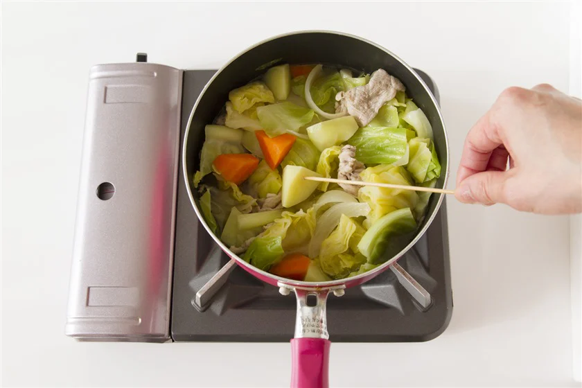 たっぷり野菜の簡単コンソメ煮のつくり方_3_2